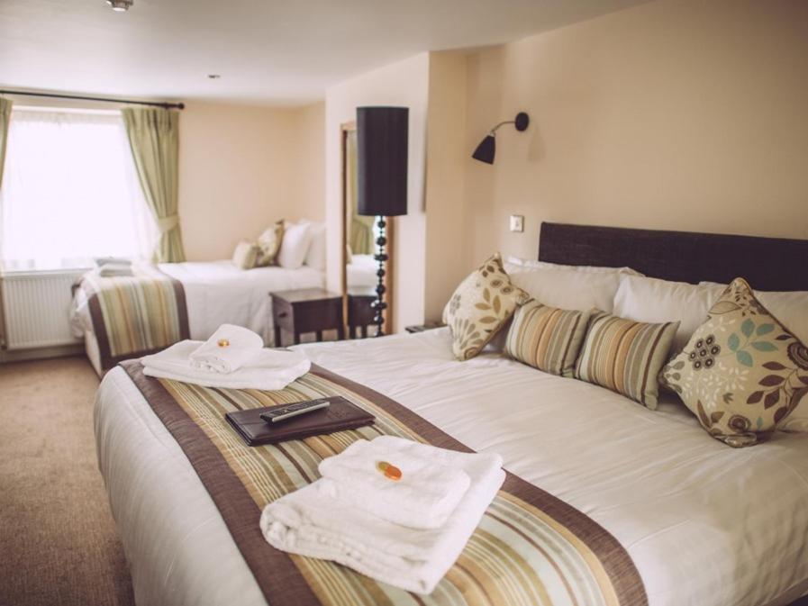 Hotel The George à West Bay Chambre photo